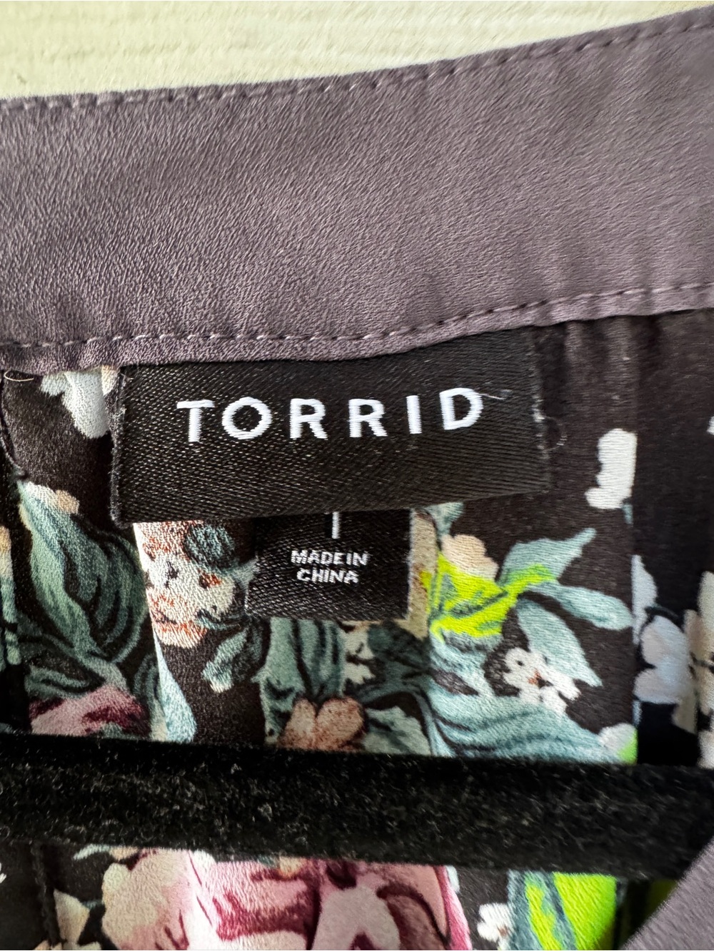 Torrid Blouse Womens 1 Black Floral Colorblock Sleeveless Tank Top Plus Size - Picture 3 of 8